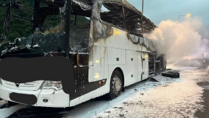 Giresun'dan İstanbul'a giden yolcu otobüsü  henüz bilinmeyen nedenle yandı...
