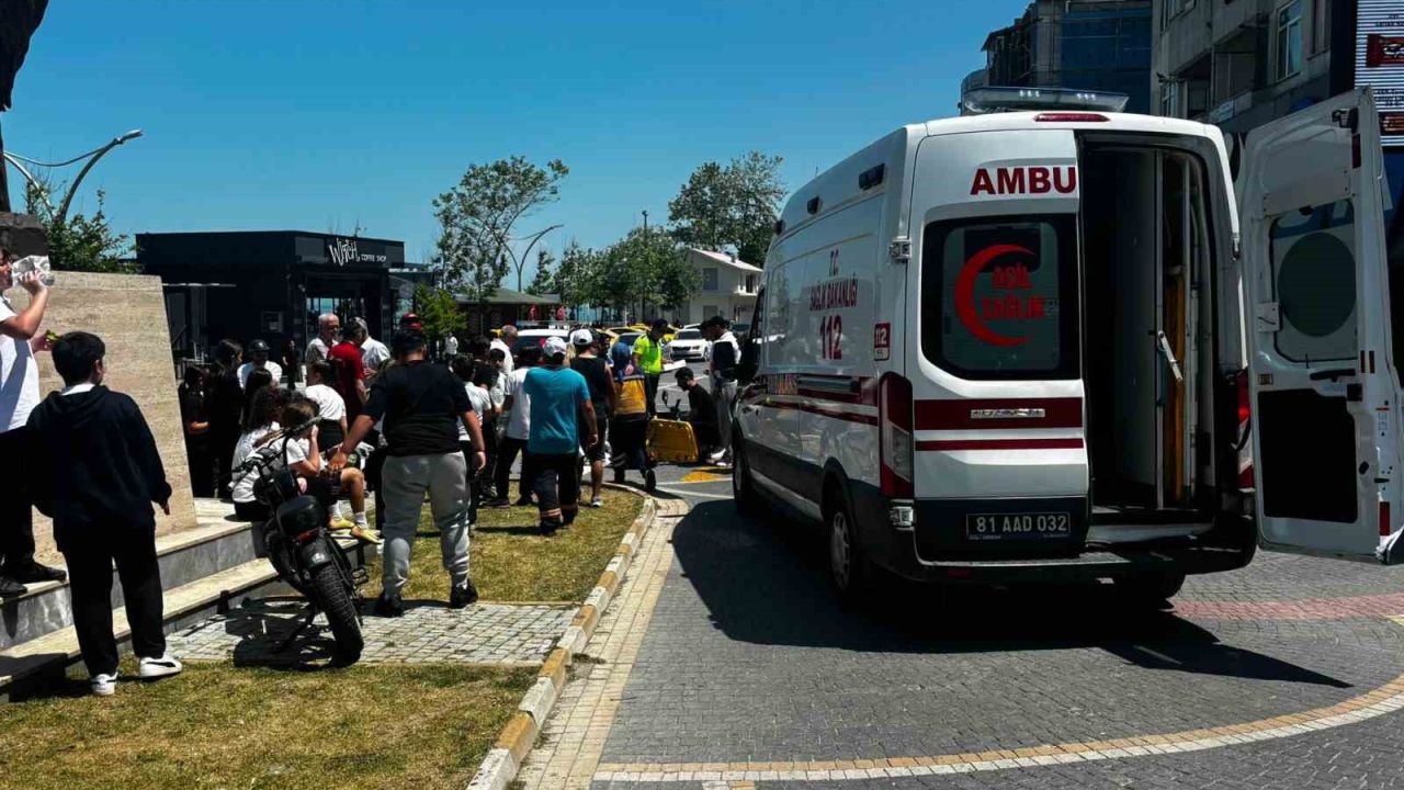 Akçakoca’da motosiklet ile otomobil çarpıştı 1 yaralı