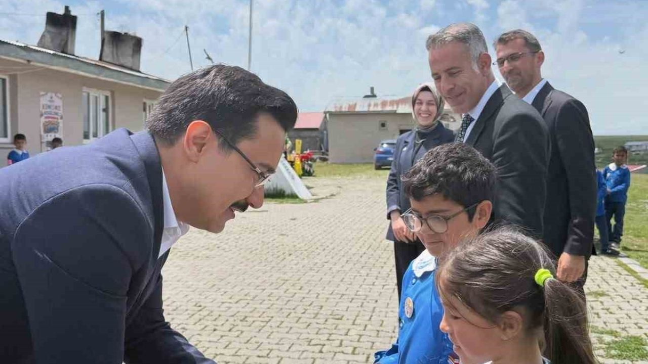 Akyaka Kaymakamı İsmail Demirtaş’tan köy okullarına yakın ilgi