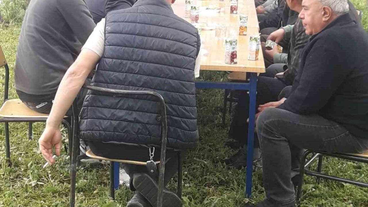 Akyaka’da "Vatandaş Soruyor, Başkan Cevaplıyor" buluşması yoğun ilgi gördü
