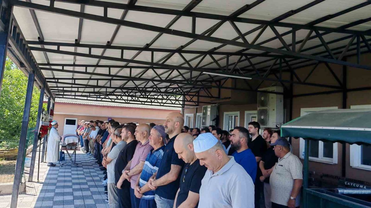 Alper Başören gözyaşları arasında son yolculuğuna uğurlandı