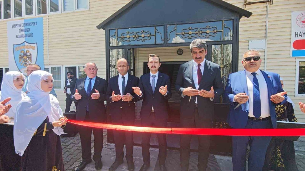 Aşkale’de hayat boyu öğrenme haftası sergisi açıldı
