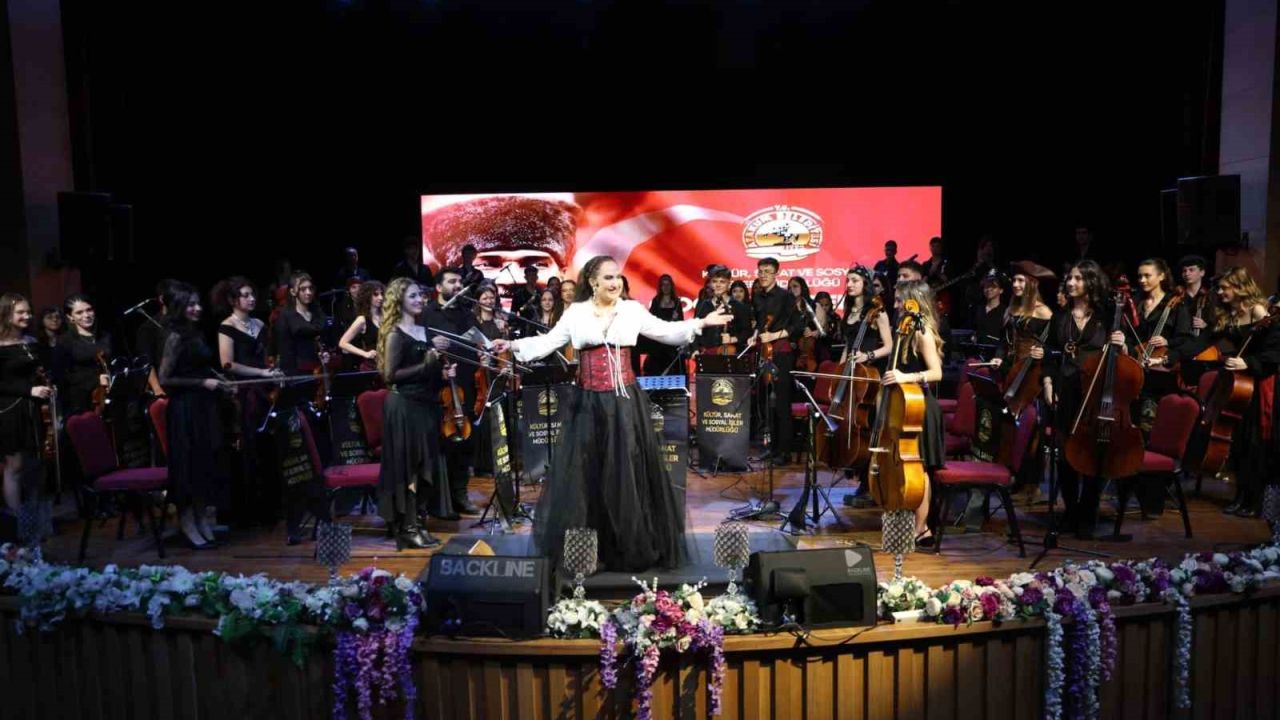 Atakum’da Çocuk ve Gençlik Orkestrası, Ata Sahne’de ilk konserini verdi