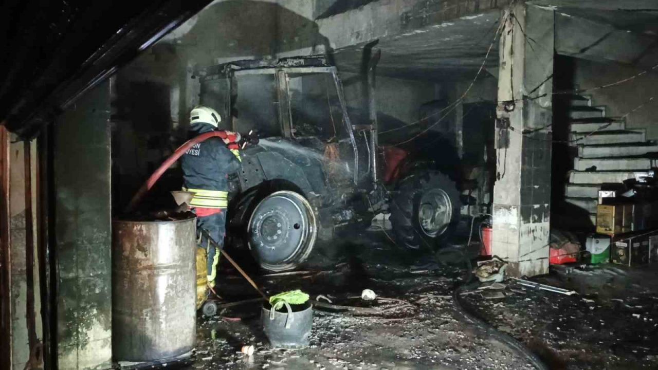 Bafra’da sanayi sitesinde korkutan yangın: İş yerinde büyük hasar