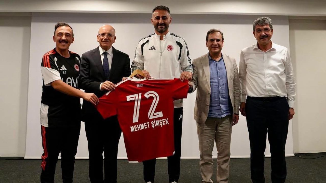 Bakan Şimşek, Bolu kampındaki Batman Petrolspor’u ziyaret etti