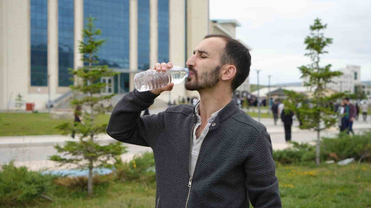 Bayburtlu genç AYT’ye yine okunmuş suyla geldi: "Kerameti sadece suya bağlamamak lazım"