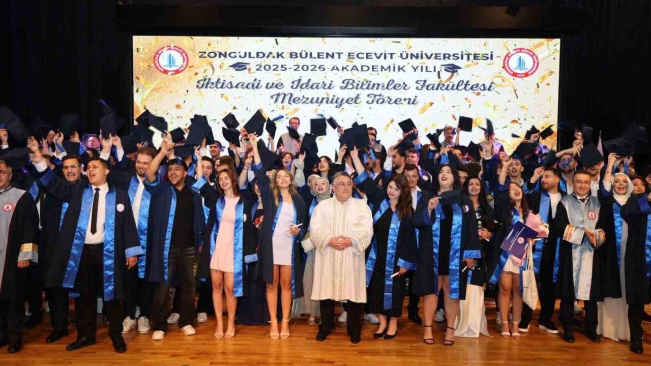 BEUN’da geleceğin yöneticileri mezuniyet coşkusu yaşadı