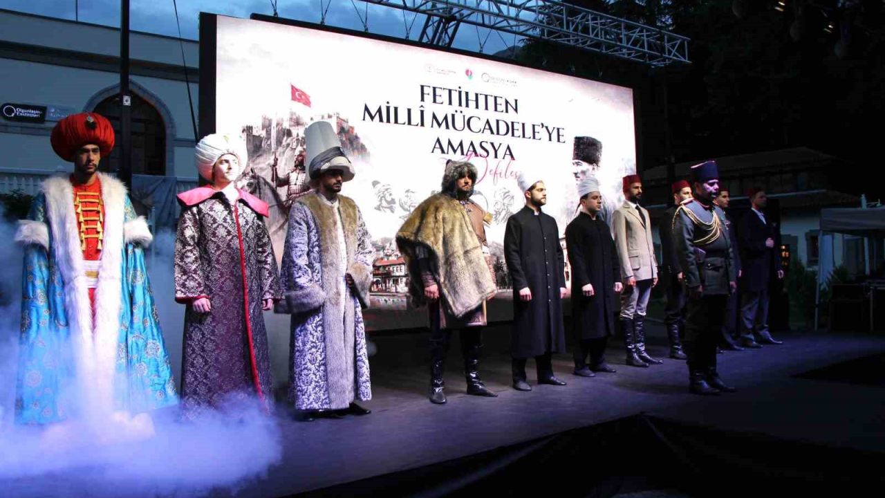 Bin yıllık kıyafetler defilede: "Fetihten Milli Mücadeleye Amasya"