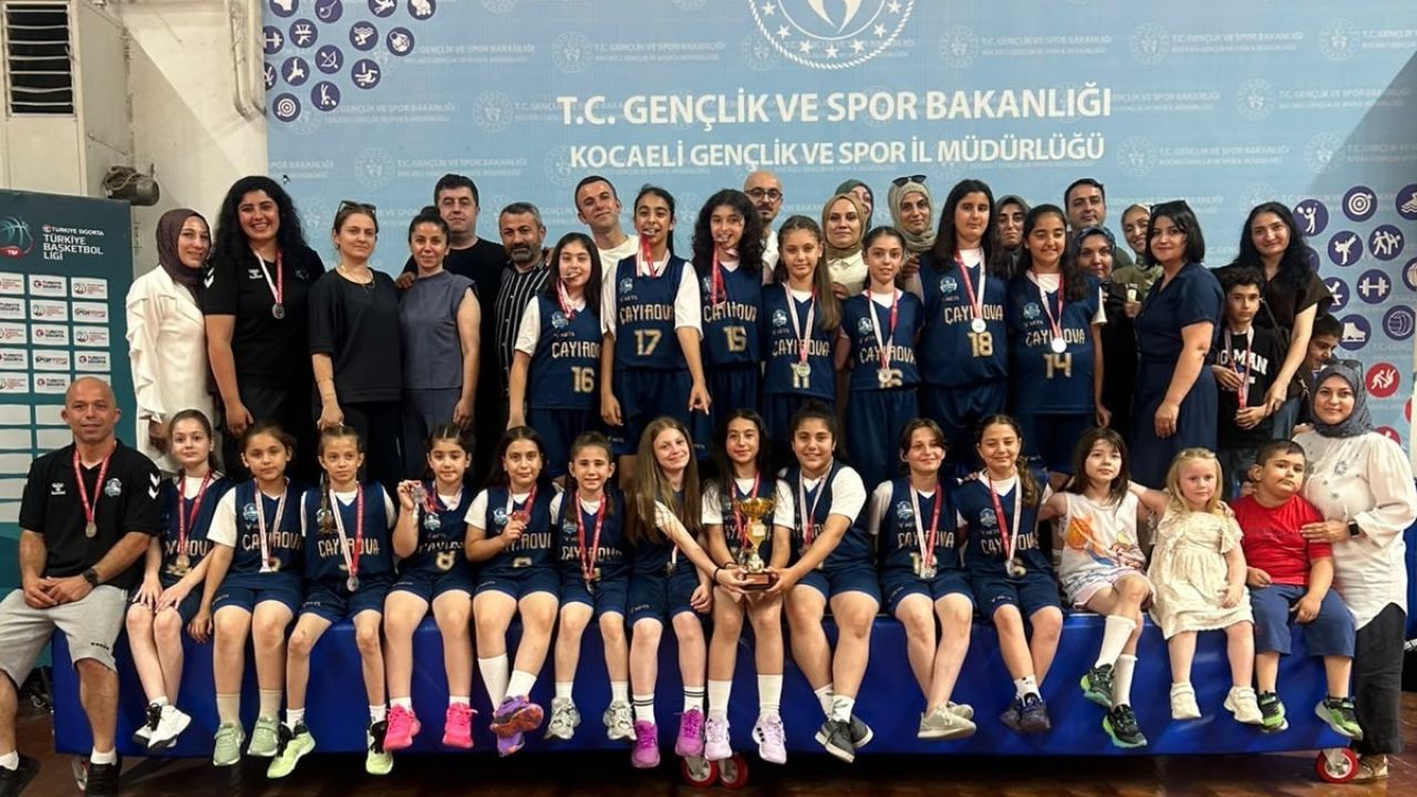Çayırova’nın genç sporcularından atletizm ve basketbolda başarı yağmuru