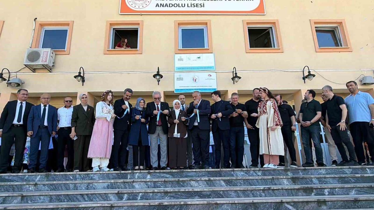 DTSO’dan lisenin kütüphanesine tefrişat