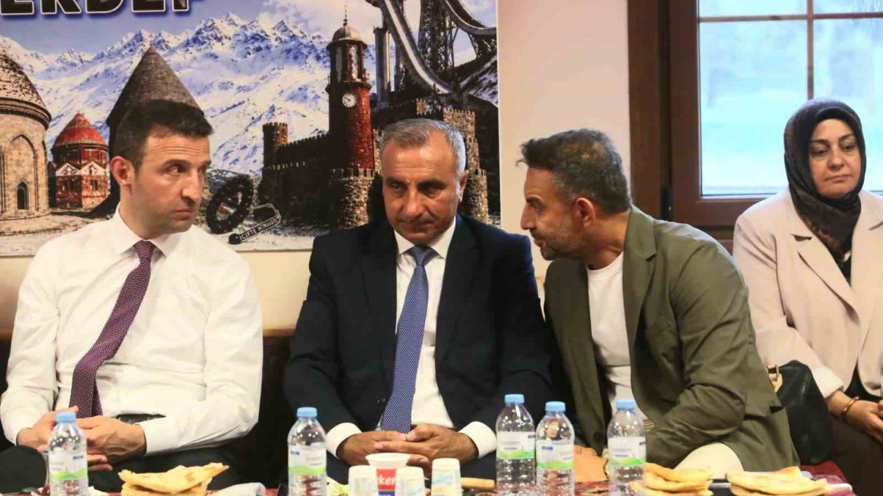 Erzurum Evi’nde buluştular: Birlik ve beraberlik mesajı verdiler