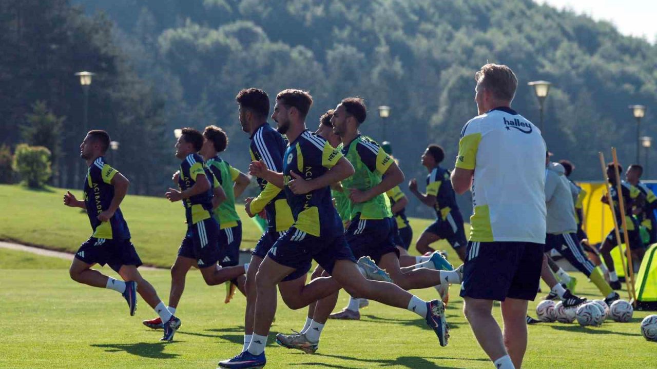 Fenerbahçe günü çift antrenmanla tamamladı