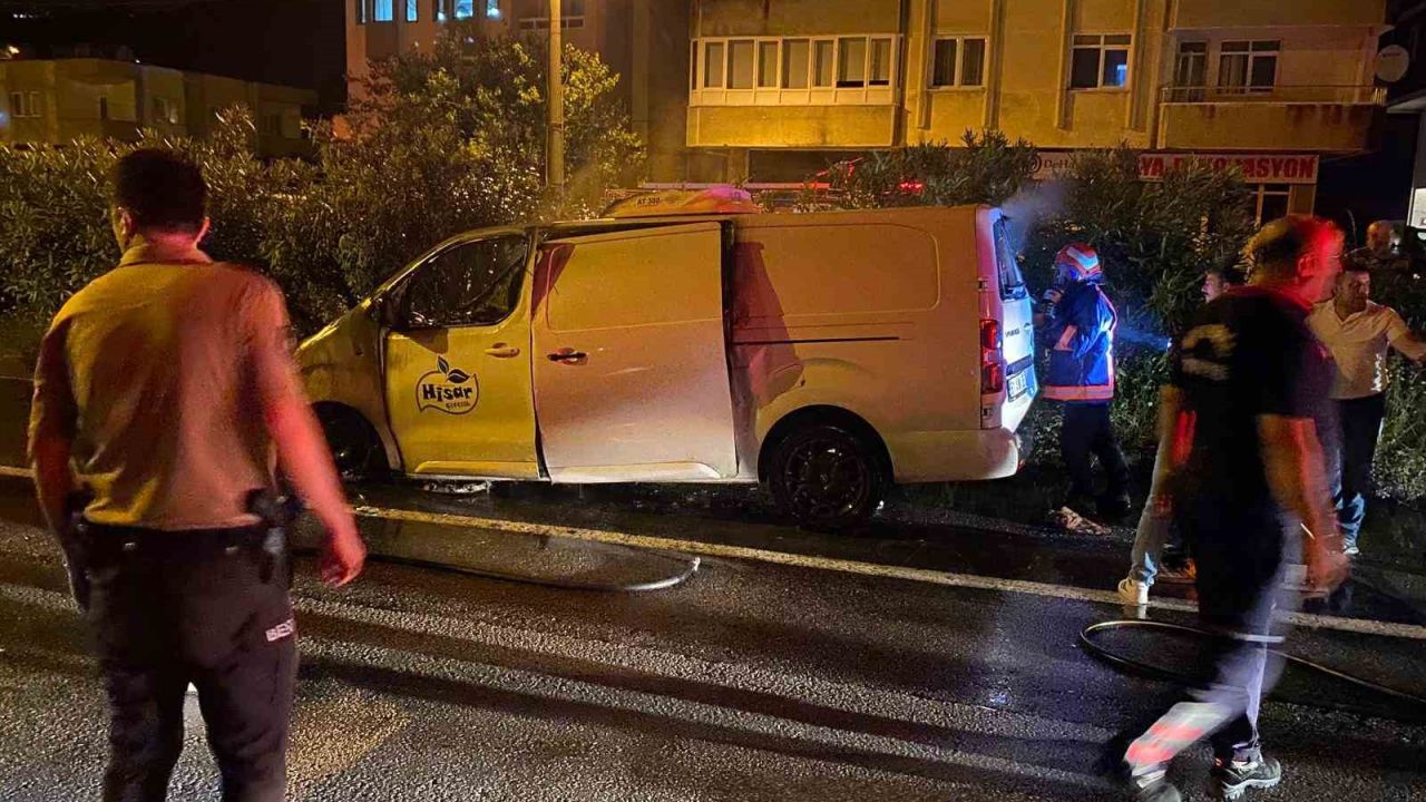 Giresun’da seyir halindeki otomobil alev alev yandı