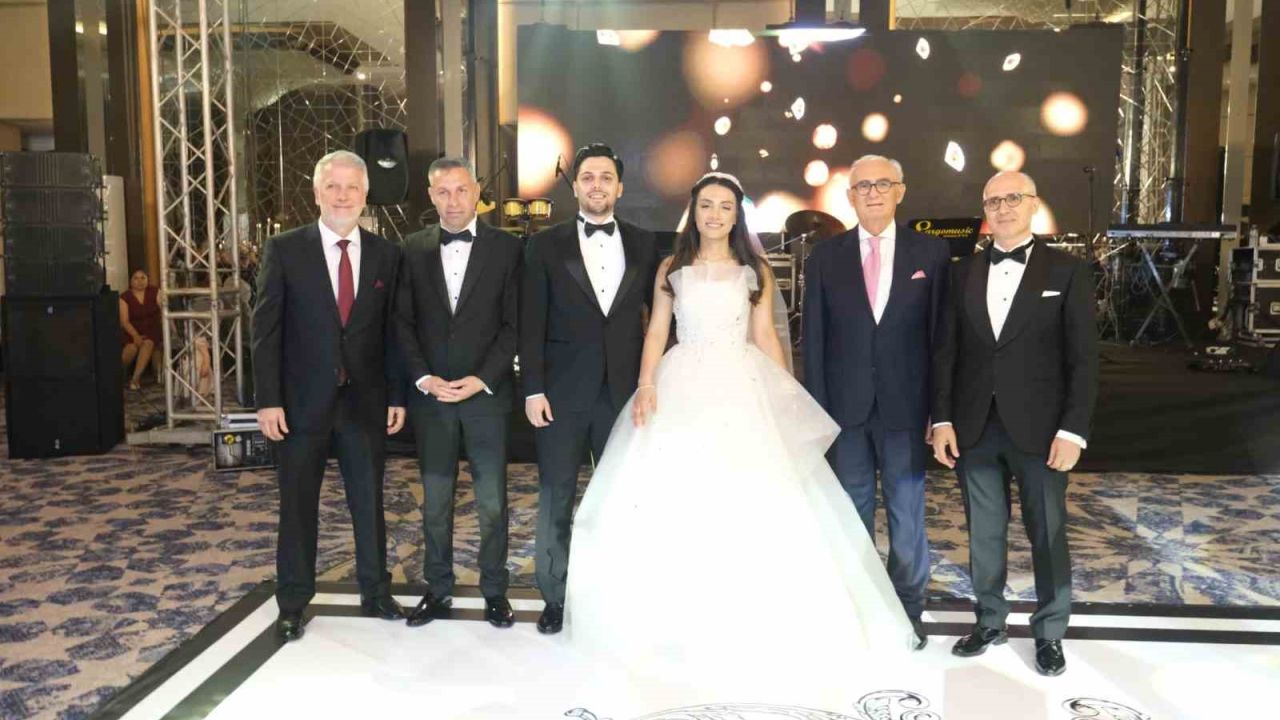 Görkemli düğünle mutluluğa ’evet’ dediler