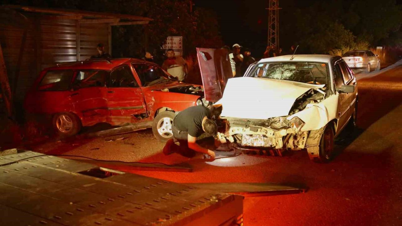 Kastamonu’da iki otomobil çarpıştı: 8 yaralı