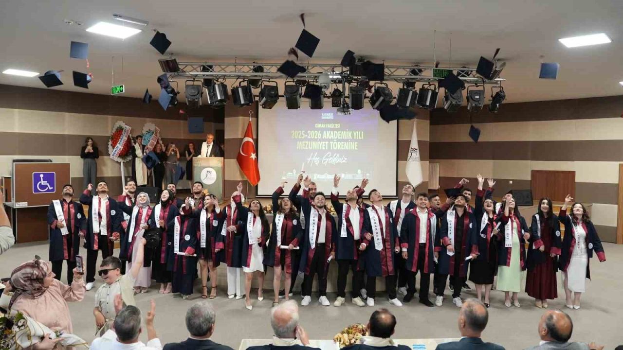 KBÜ’de mezuniyet coşkusu sürüyor: Orman mühendisleri, sosyal bilimciler ve diş hekimleri diplomalarını aldı