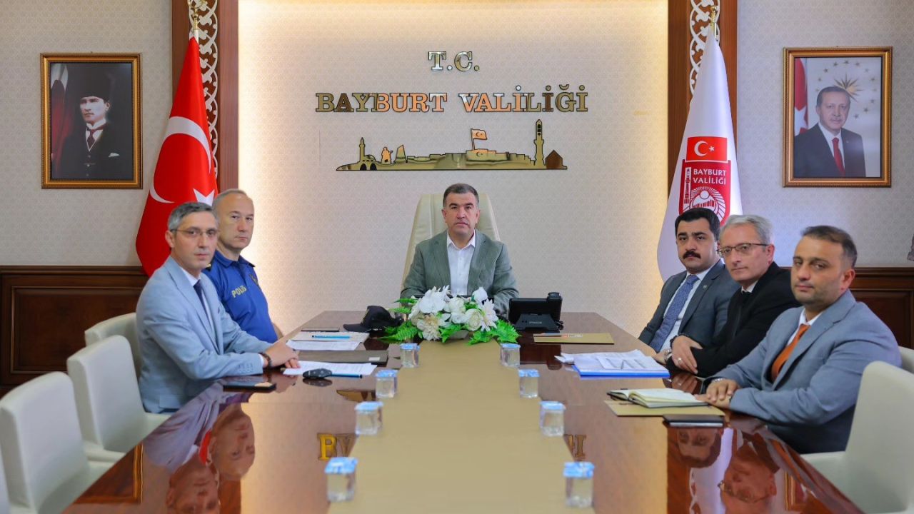 LGS öncesi Bayburt’ta alınan güvenlik tedbirleri toplantıda görüşüldü