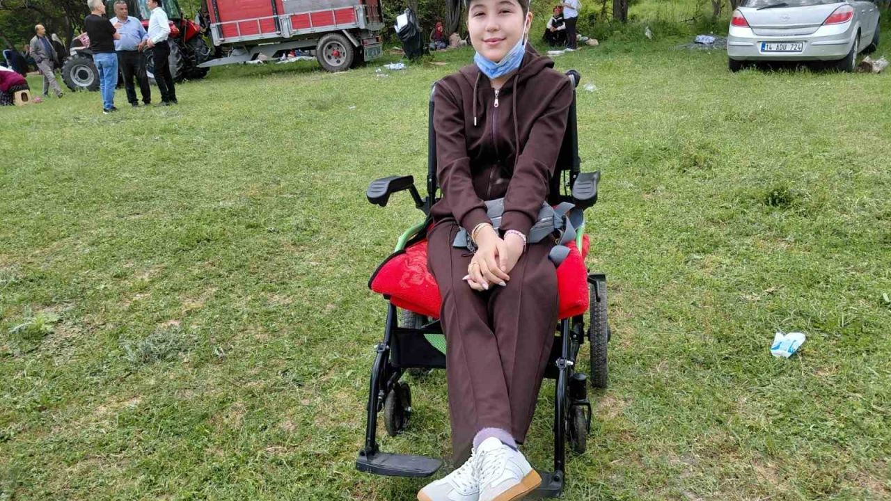 Lösemiyle mücadele eden Azra’nın en büyük hayali basketbolcu olmak