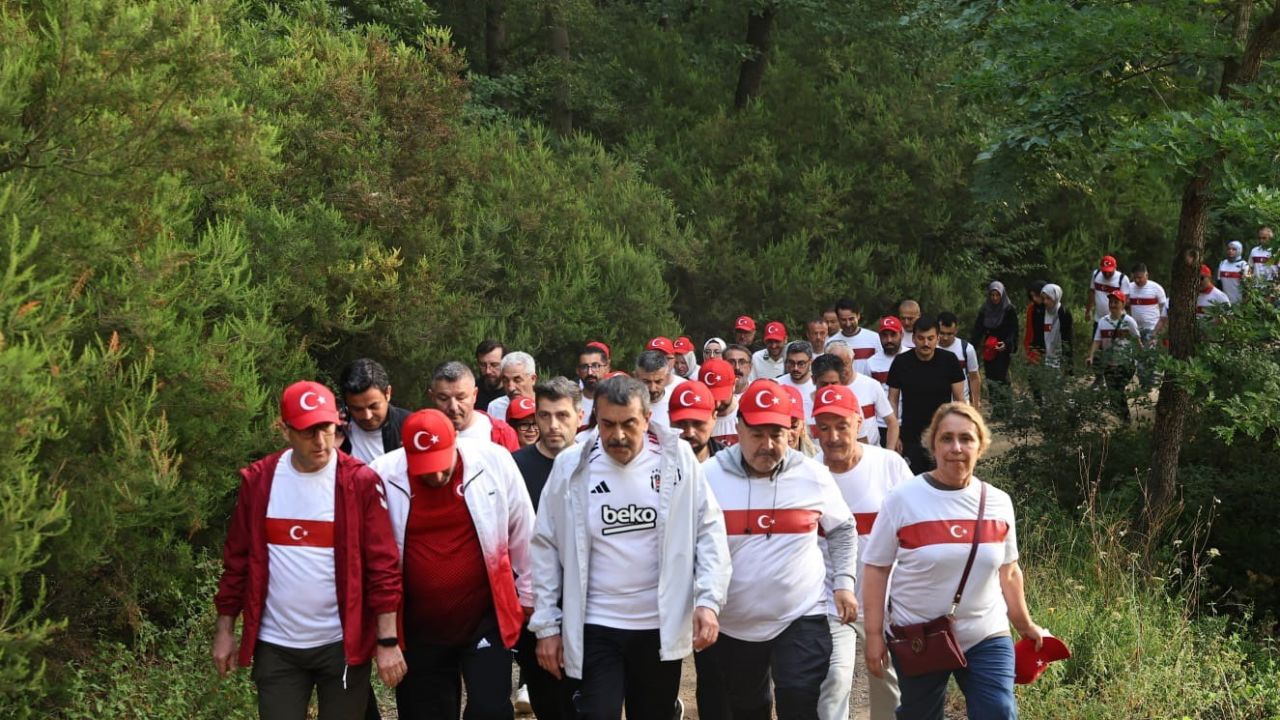 Milli Eğitim Bakanı Tekin, Sakarya’da ‘Huzur ve kardeşlik’ yürüyüşüne katıldı