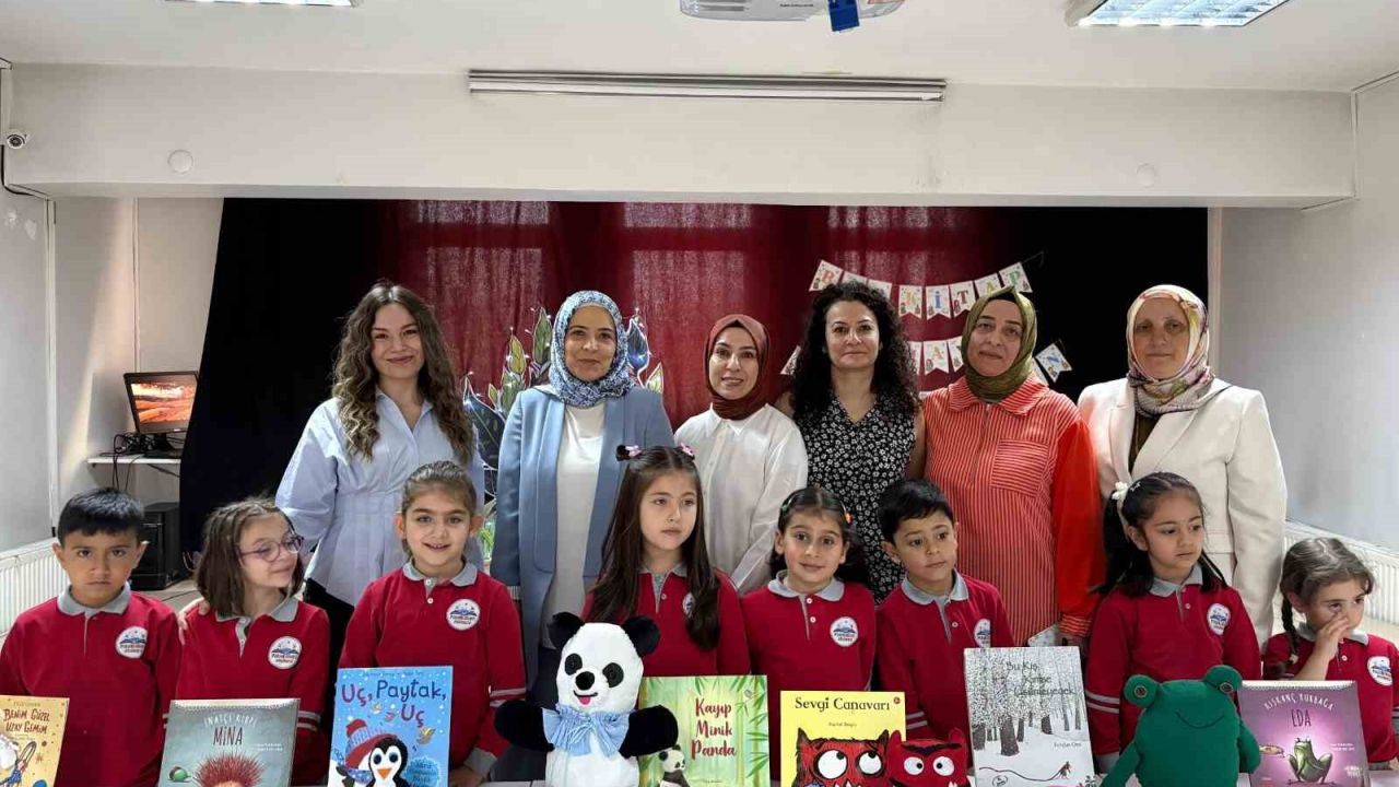 Miniklerin hayal dünyası sergiye dönüştü