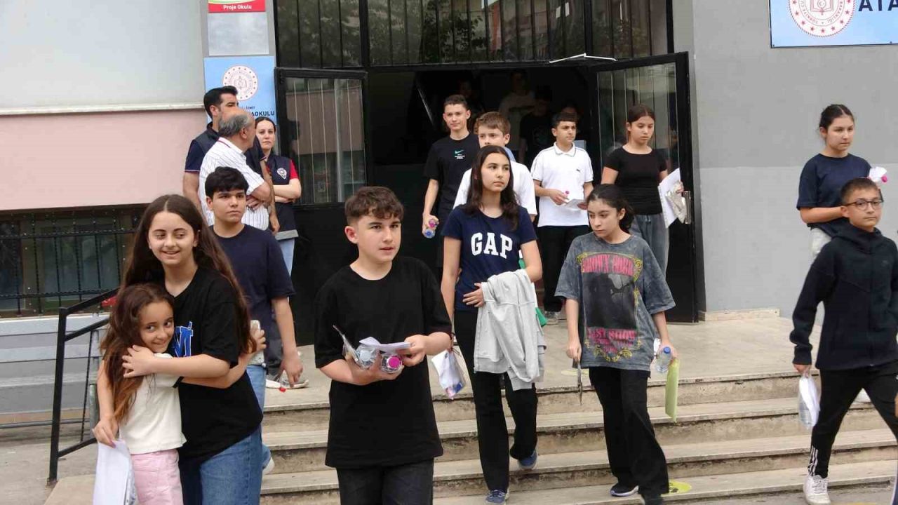 Öğrencilerin sınav heyecanı sona erdi: "En zorlu LGS’ydi"