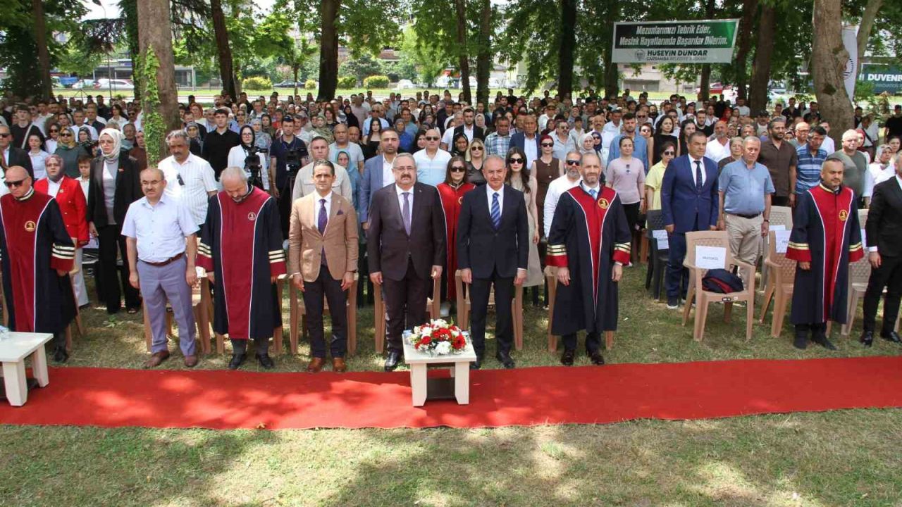 OMÜ’de mezuniyet sevinci
