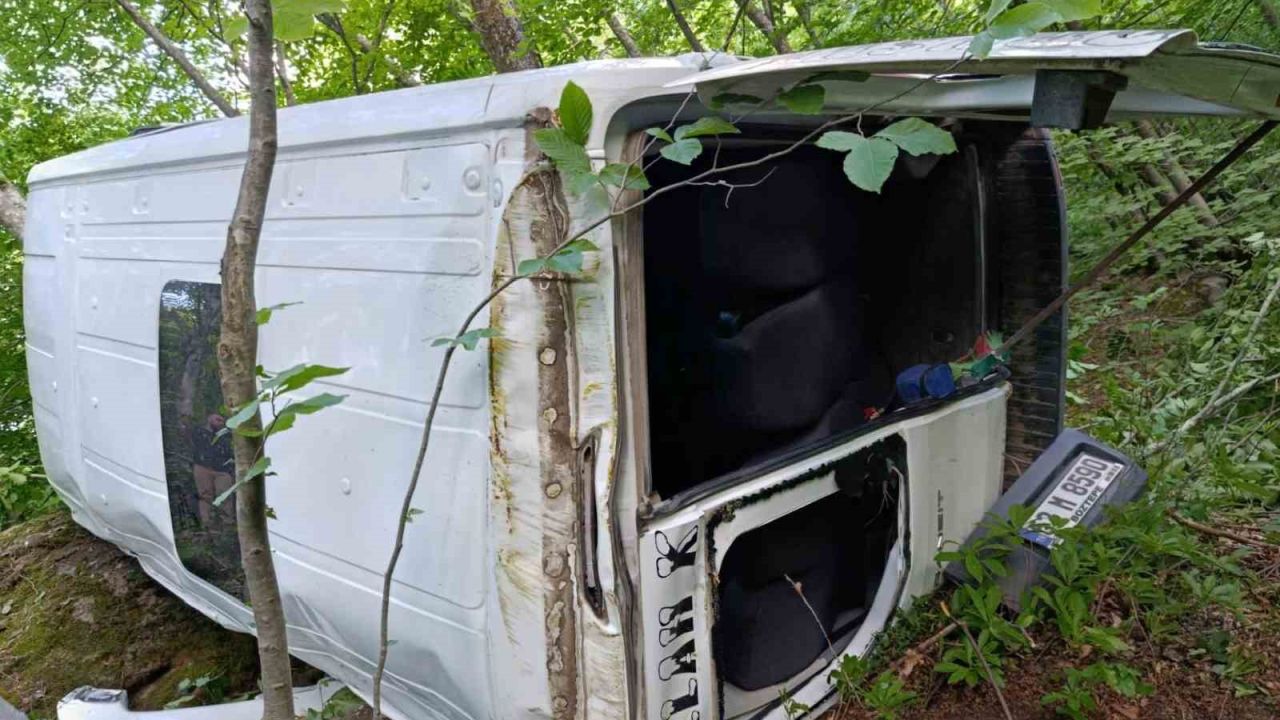 Ordu’da yolcu minibüsü uçuruma yuvarlandı: 9 yaralı