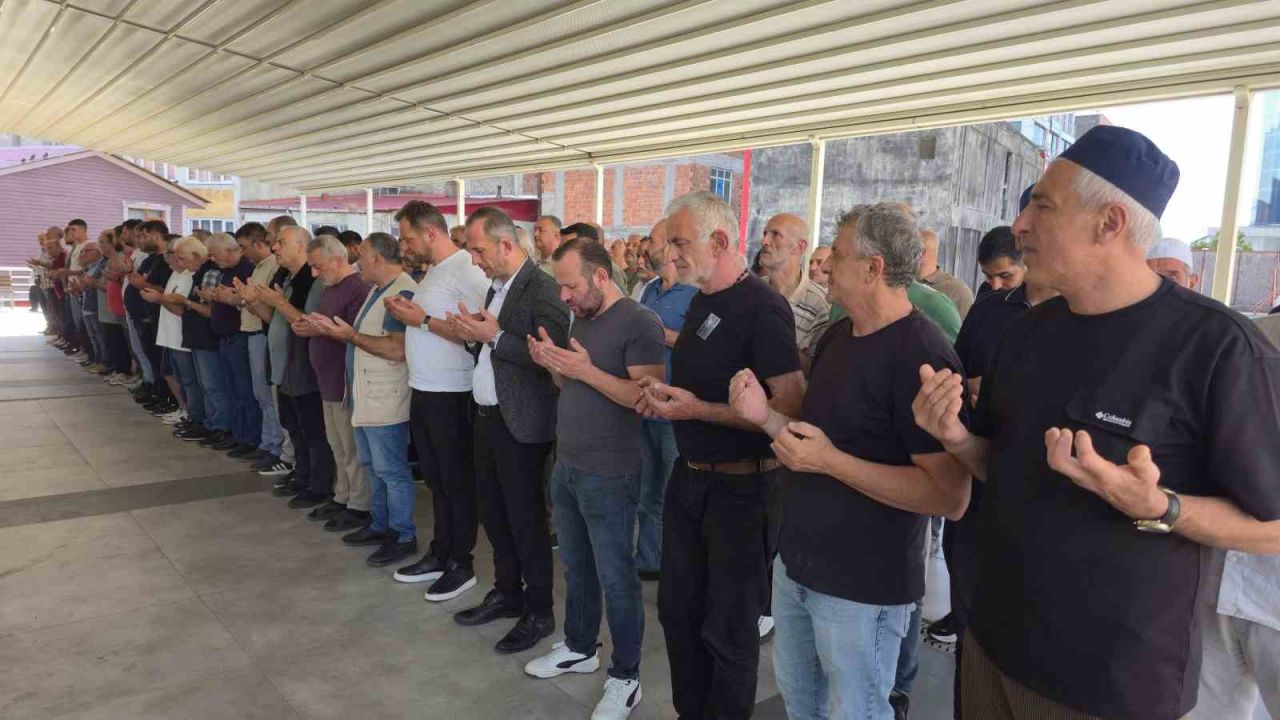 Rize’deki feci kazada hayatını kaybedenler toprağa verildi
