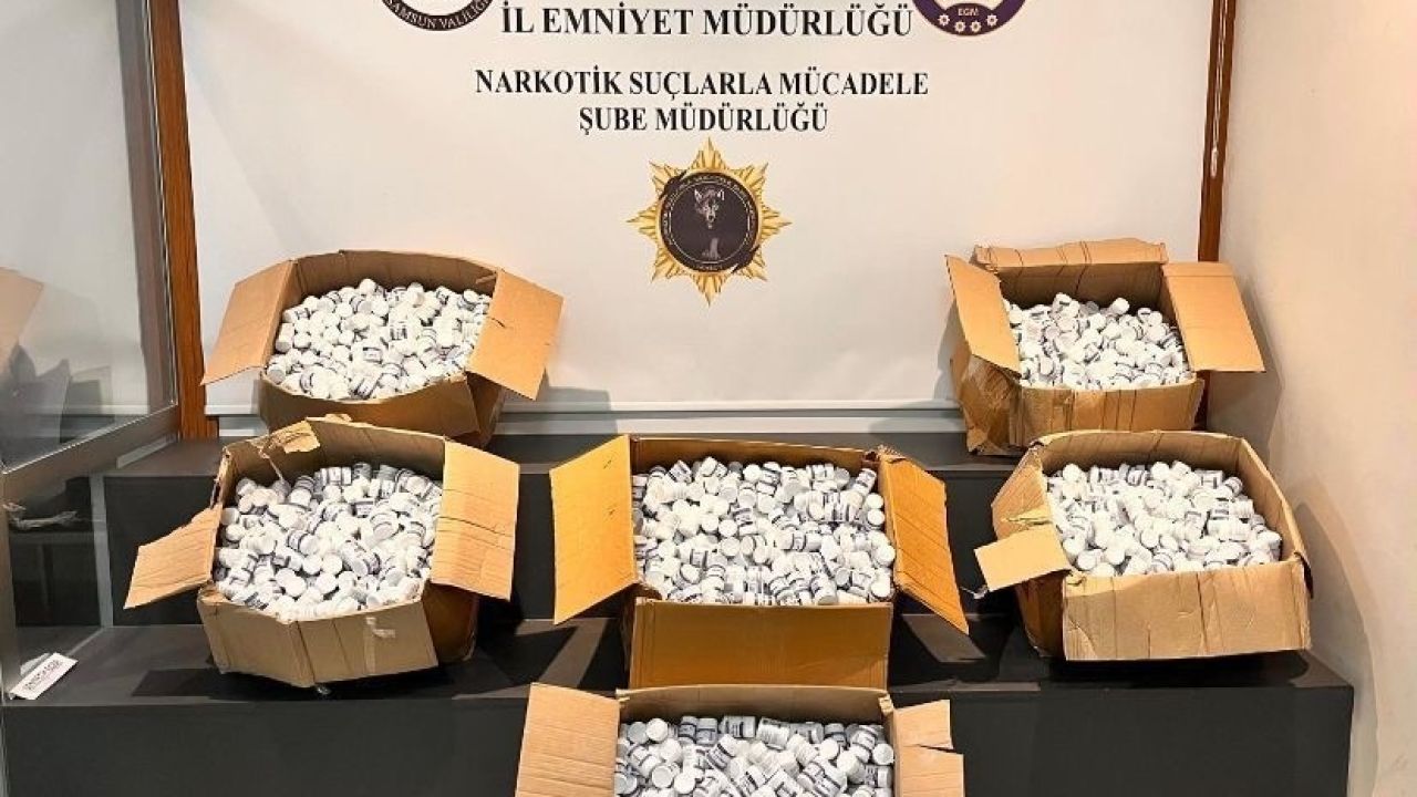 Samsun’da kiralık araçtan 225 bin uyuşturucu hap çıktı