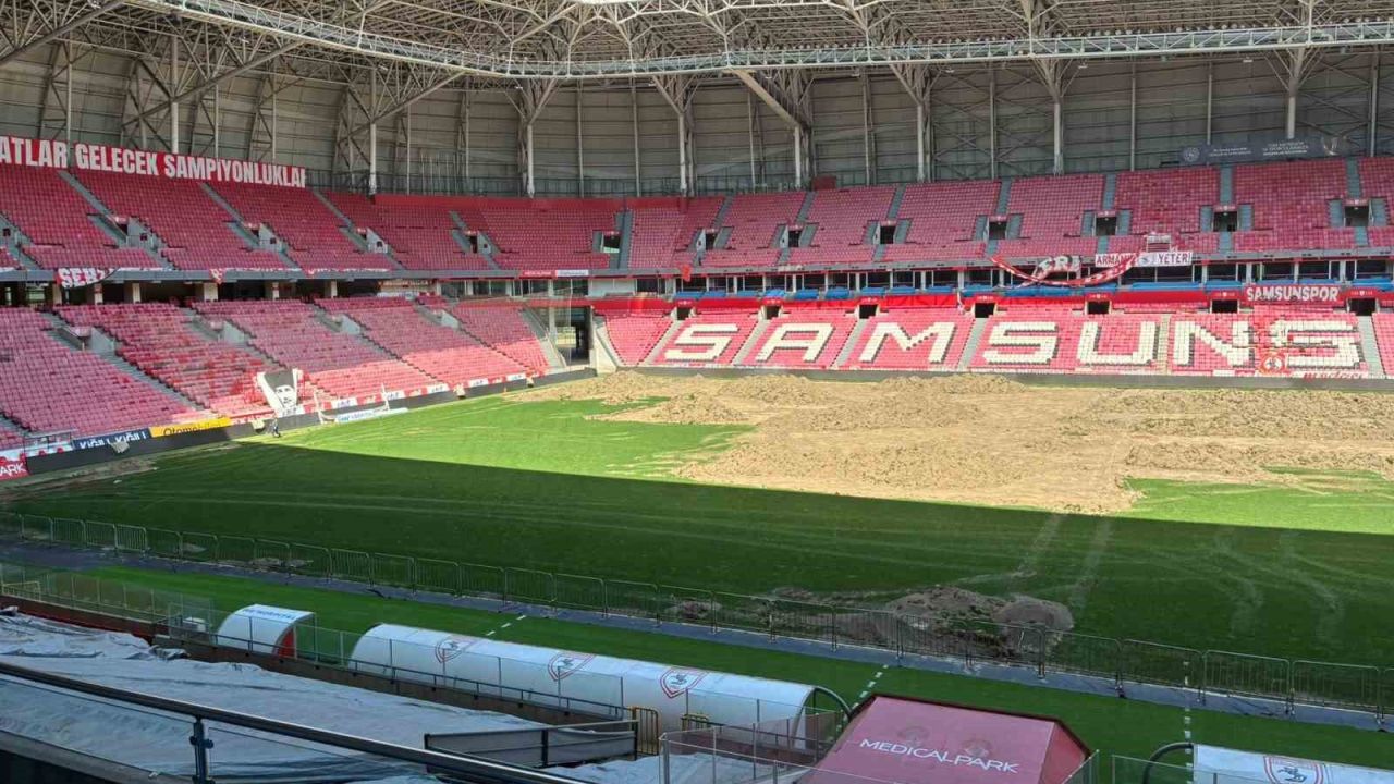 Samsunspor’un stadının zeminine ısıtma ve soğutma tesisatı döşeniyor