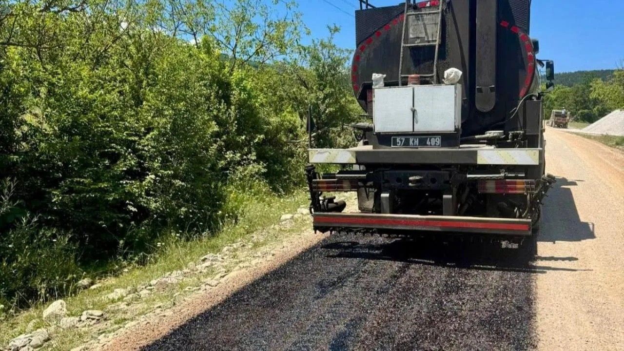 Sinop’ta köy yolları yenileniyor