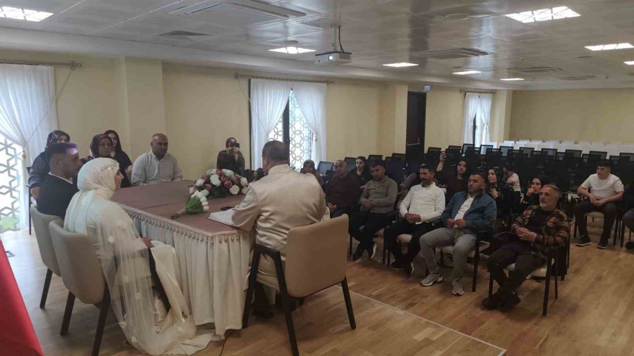 TDV’nin "İki İnsan Bir Hayat" Projesi Kars’ta yeni bir yuvaya umut oldu
