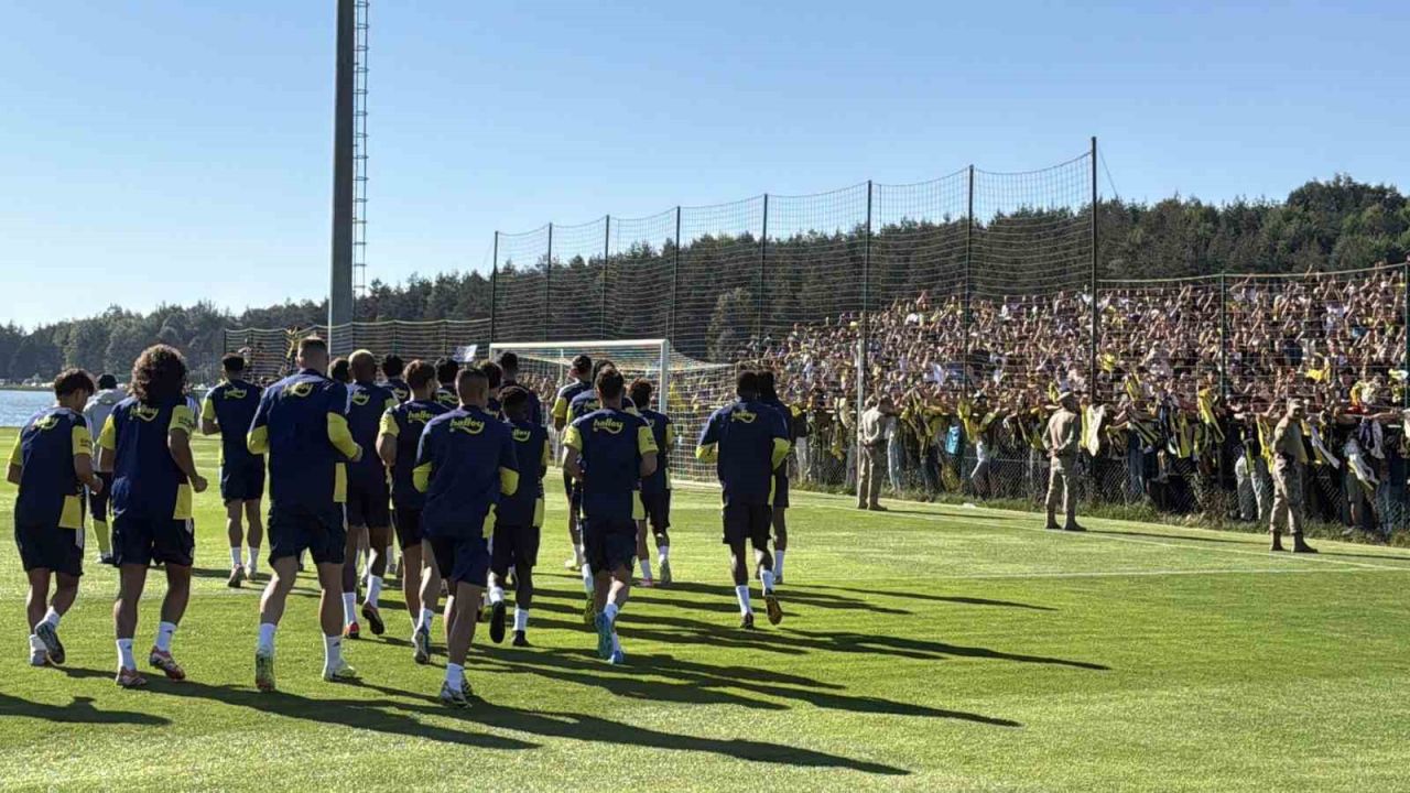 Topuk Yaylası’nda sarı-lacivert coşku: Fenerbahçe’yi 20 bin taraftar yalnız bırakmadı