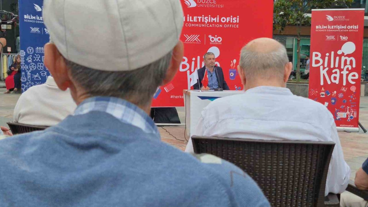 Üroloji Doktoru, cami önünde prostat hastalıklarını anlattı