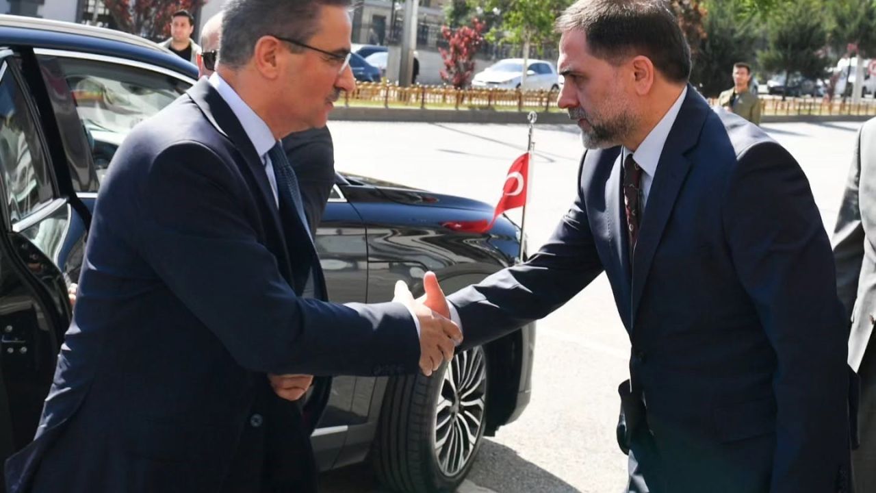 Vali Baruş’tan Yakutiye Belediyesi’ne çalışma ziyareti