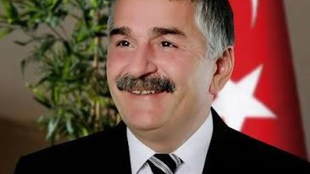 Arifiye Belediye Başkanı İsmail Karakullukçu, kalp krizi şüphesiyle hastaneye başvurdu