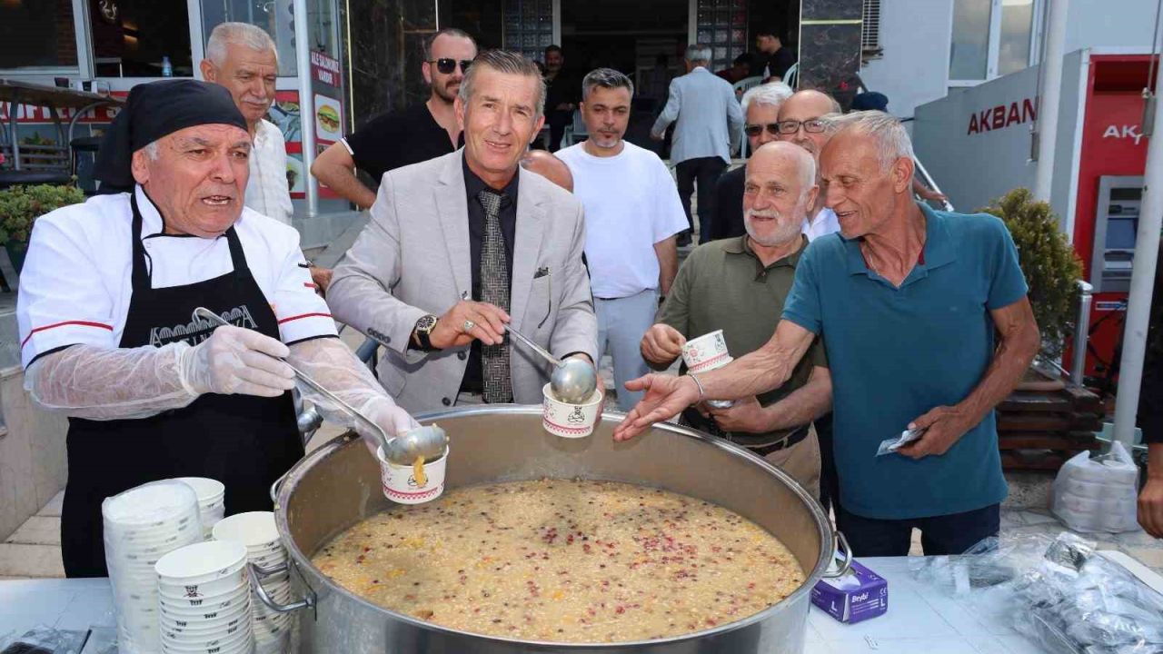 Bafra’da 3 bin kişiye aşure ikramı