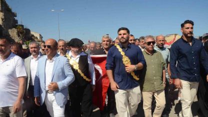 Başpehlivan Erkan Taş’a memleketi Sinop’ta görkemli karşılama