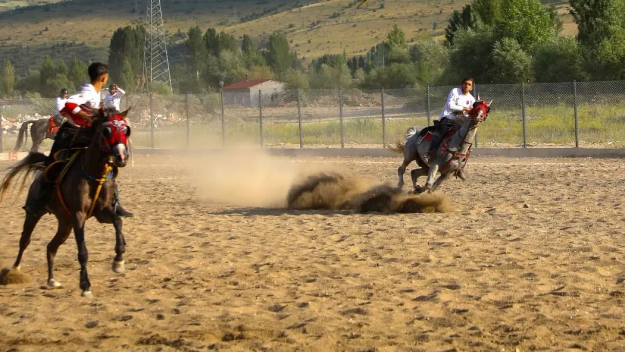 Bayburt’ta ciritçiler 15 Temmuz için sahaya çıktı