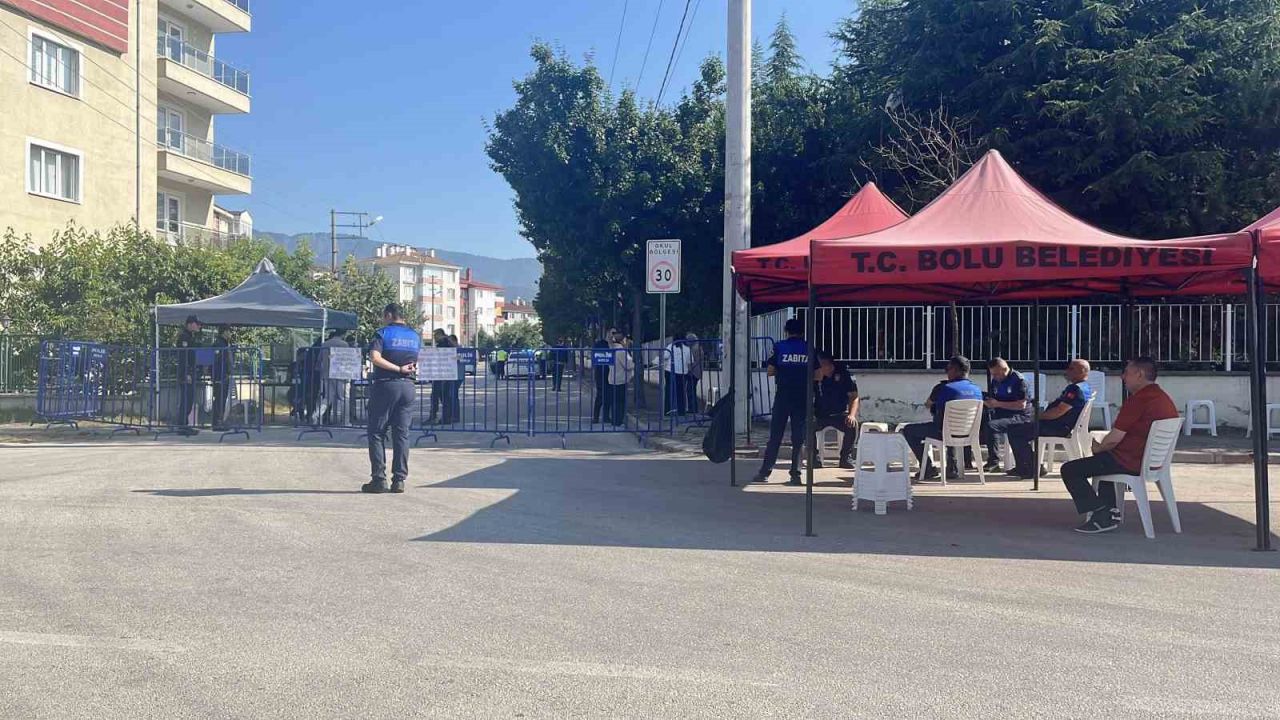 Bolu’daki "rüşvet ve irtikap" davasında zincir market ve ruhsat iddiaları ele alındı