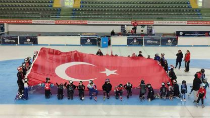 Buzda 15 Temmuz için anlamlı tören