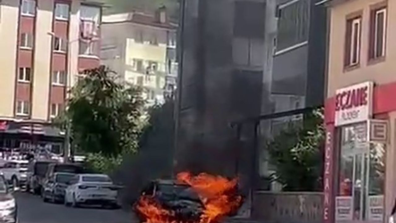 Erzurum’da otomobil alev topuna döndü