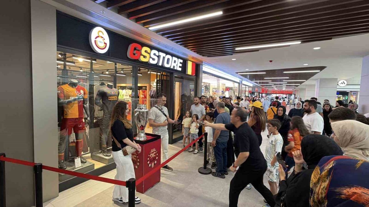 Galatasaray’ın şampiyonluk kupasına Düzce’de yoğun ilgi