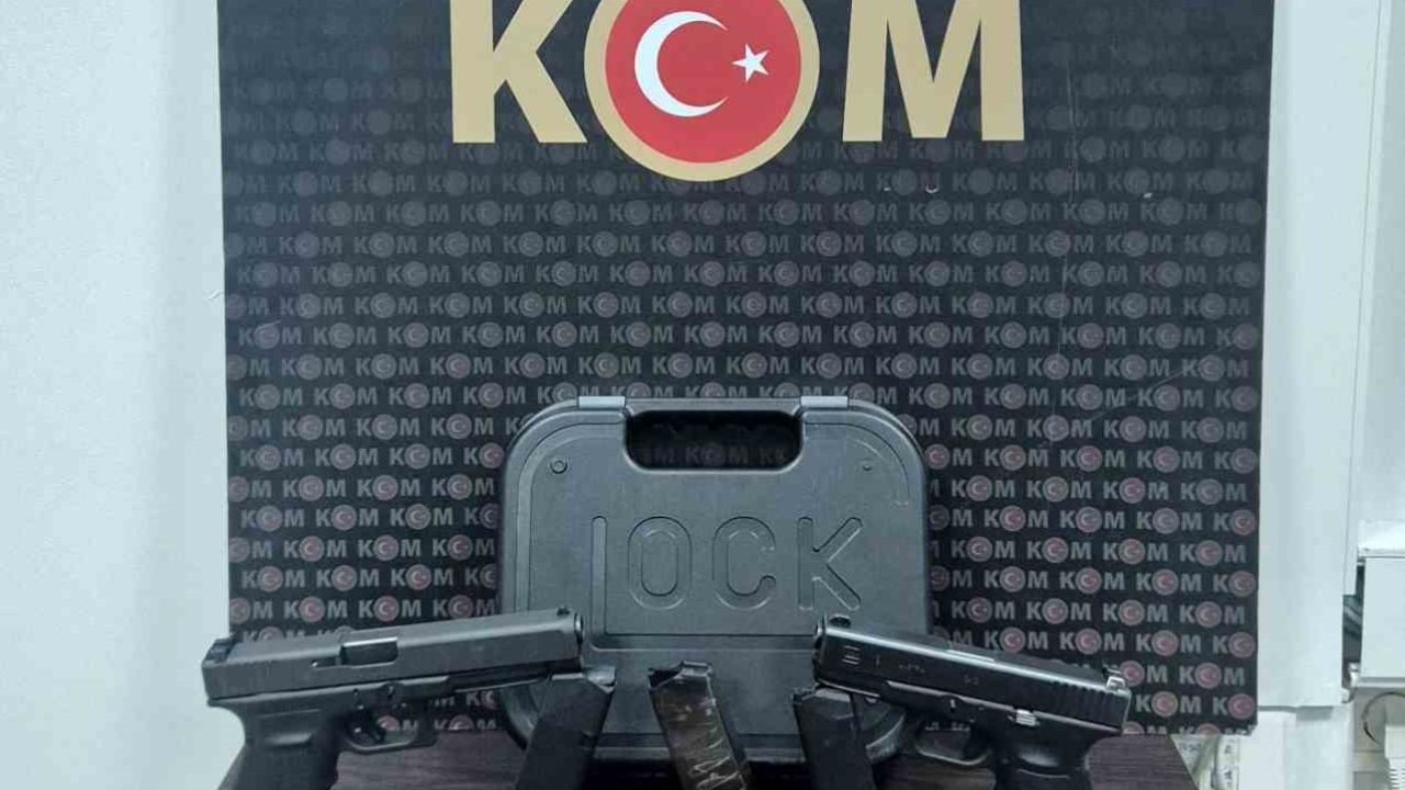 Gebze’de ruhsatsız silah ve change araç operasyonu