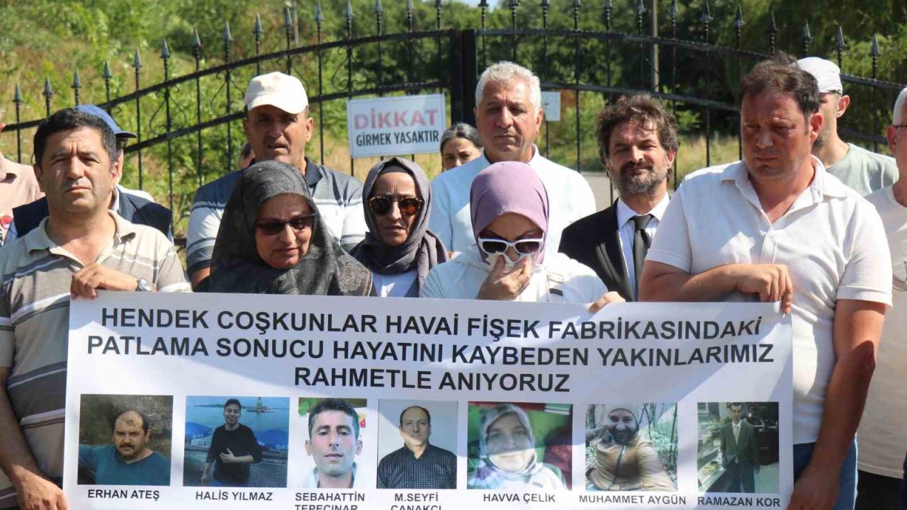 Havai fişek fabrikasındaki patlamada hayatını kaybeden işçiler anıldı