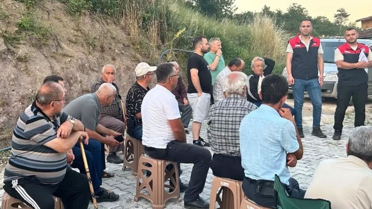Köy köy gezip vatandaşları bilgilendiriyorlar