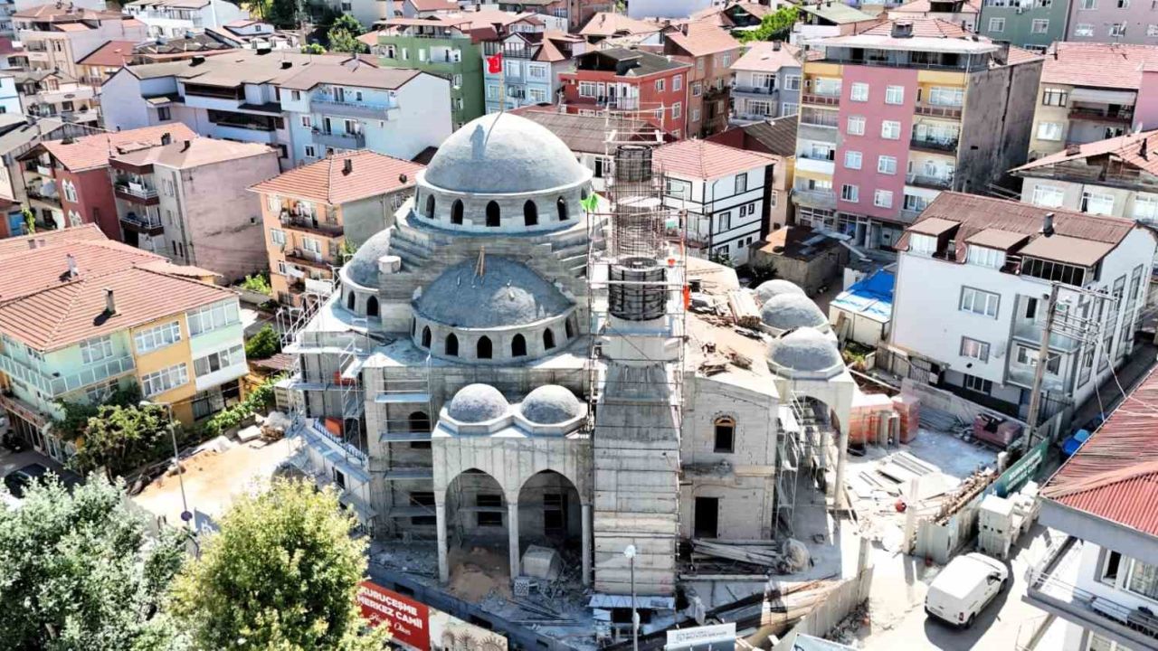 Kuruçeşme Merkez Cami gün sayıyor