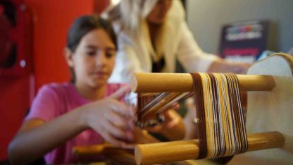 Modern yaşamın stresine geleneksel terapi: Çarpana ve kilim dokuma