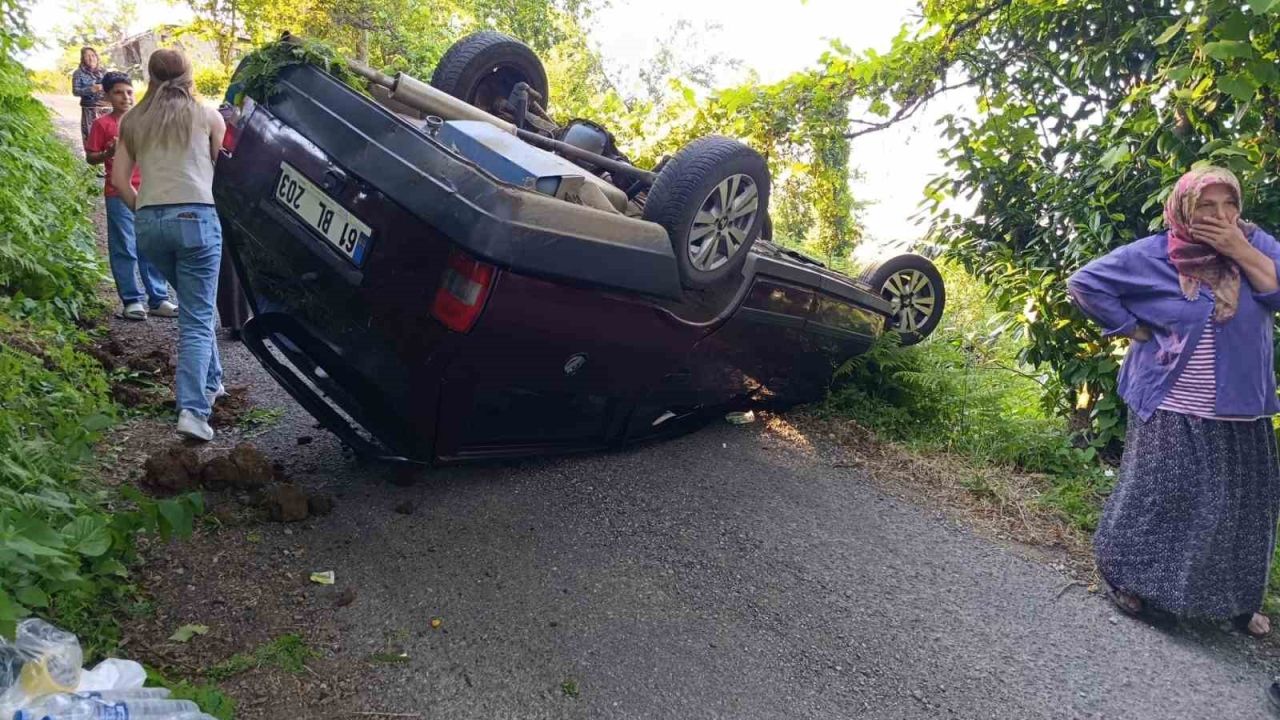 Rampada geri kayan otomobil takla attı: 4 yaralı