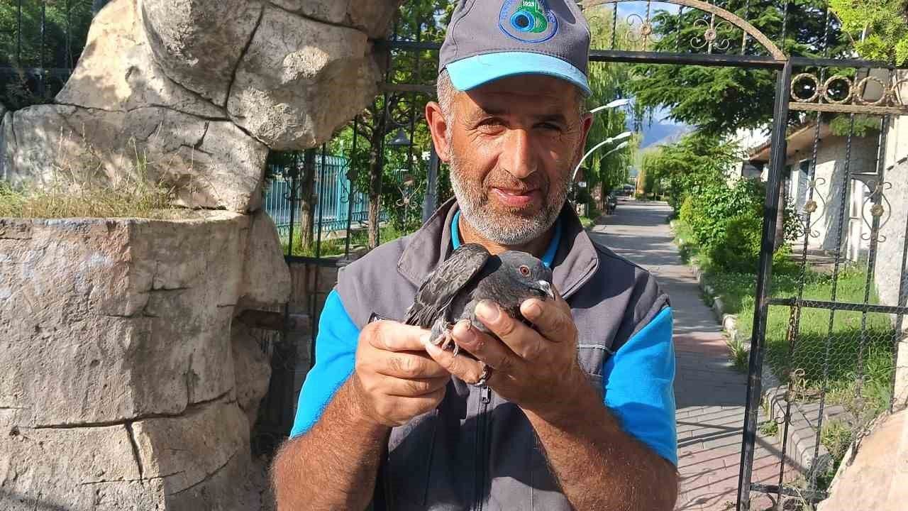 Temizlik işçisinden yürek ısıtan davranış